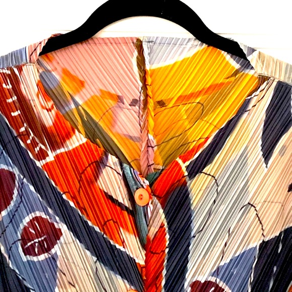 Vante Couture colorful pleated long duster - Picture 2 of 6